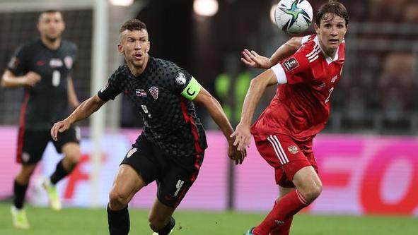 不拘一格用人才 卡尔平五场烂仗打完俄罗斯队登顶